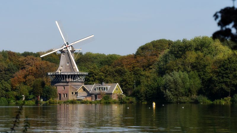 Molens aan de plas